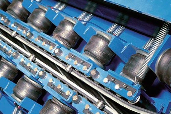 In the printing and packaging industry, the drive belt is an indispensable key component
